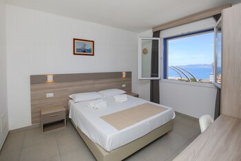 the square castelsardo