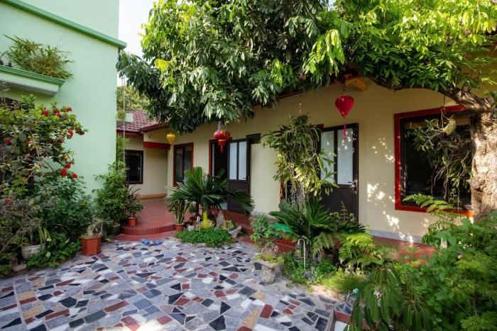 tam coc lotus flower homestay