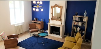 Le Huis Clos,36 Rue Ambroise Paré,3 star