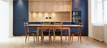 Le Huis Clos,36 Rue Ambroise Paré,3 star