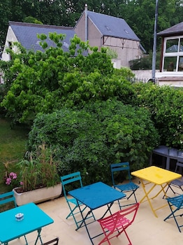 Le Huis Clos,36 Rue Ambroise Paré,3 star
