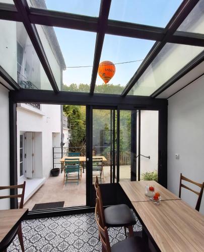 le huis clos