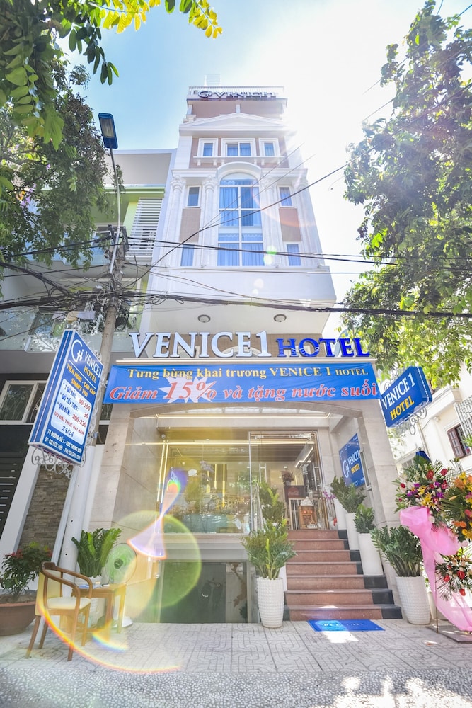 venice 1 hotel