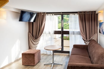 sowell residences cret voland