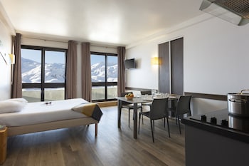 sowell residences cret voland