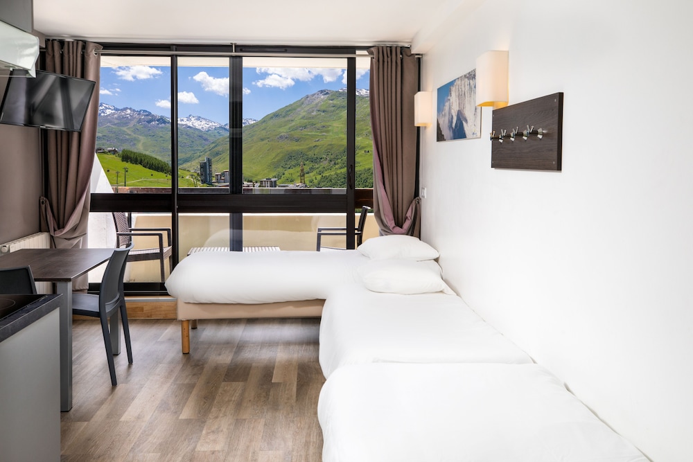 sowell residences cret voland