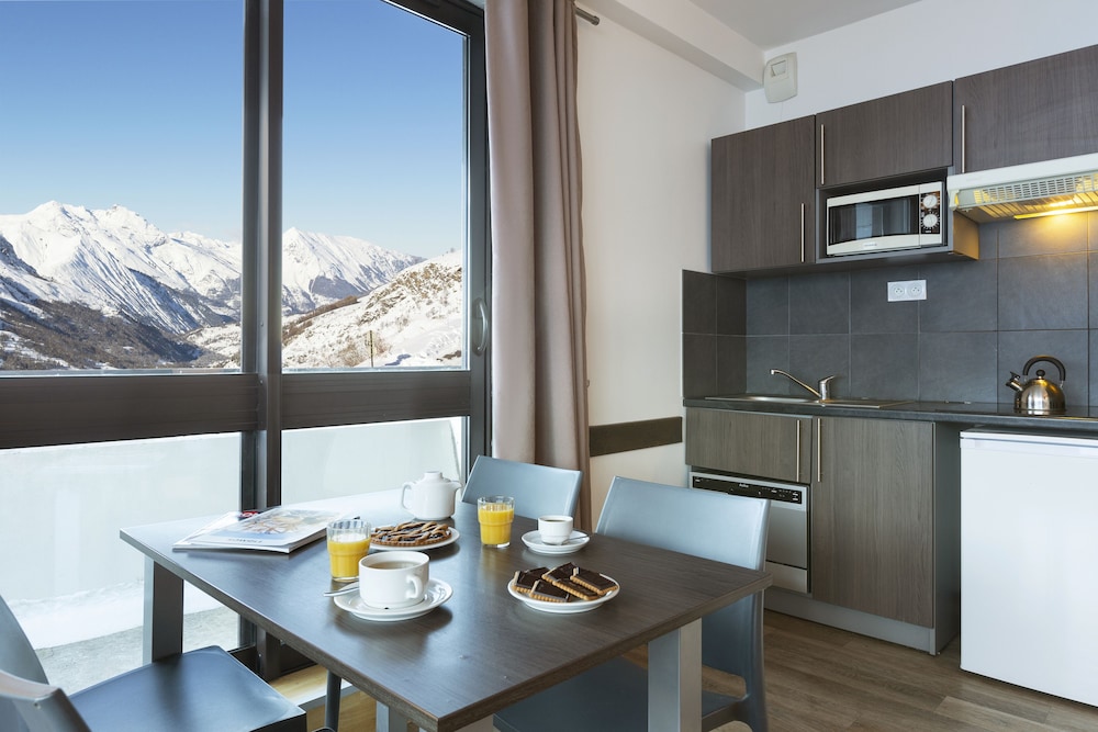 sowell residences cret voland