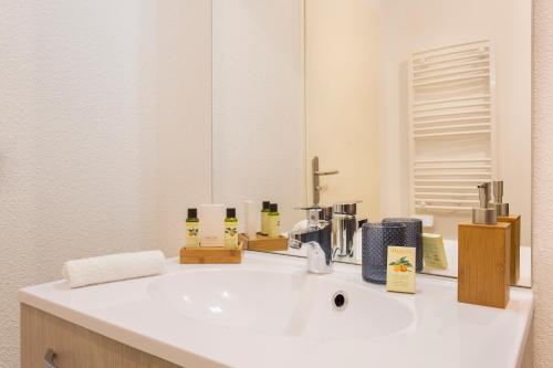 zenao apparthotel villeneuve les avignon