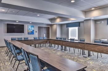 hampton inn and suites keene