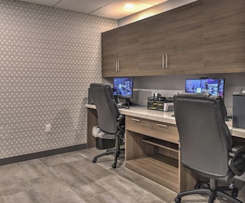 hampton inn and suites keene