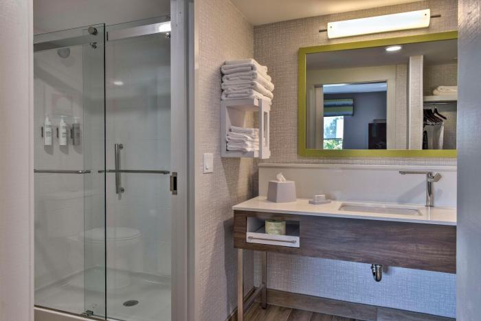 hampton inn and suites keene