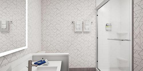 holiday inn express and suites lumberton an ihg hotel