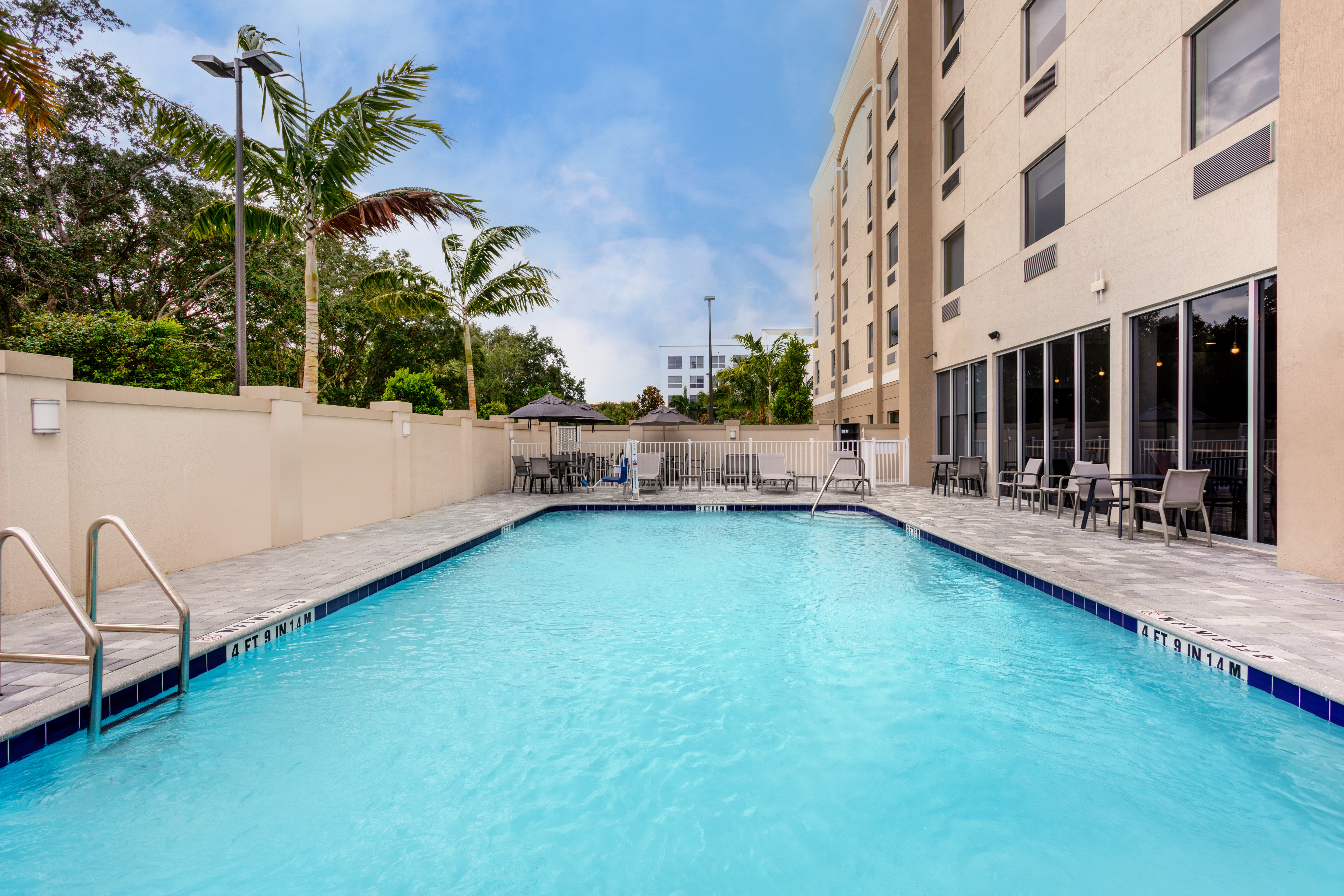 holiday inn express and suites miramar an ihg hotel