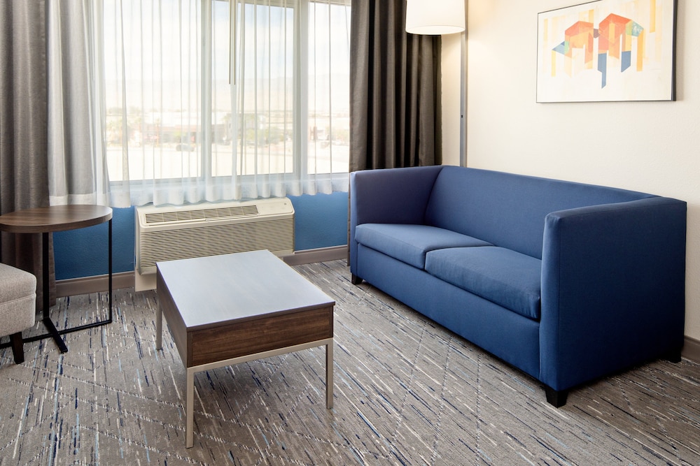 holiday inn express and suites palm desert millennium
