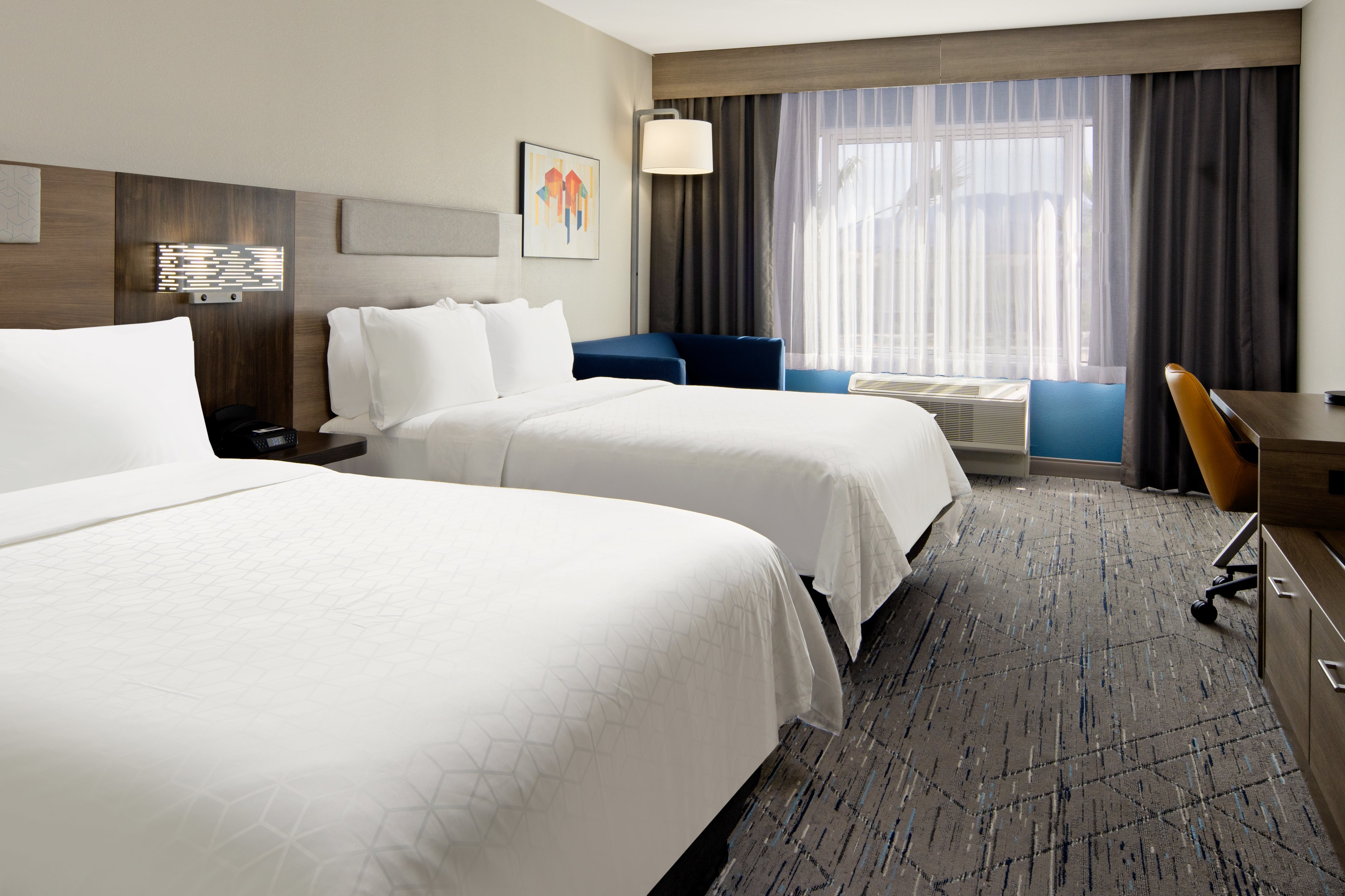 holiday inn express and suites palm desert millennium