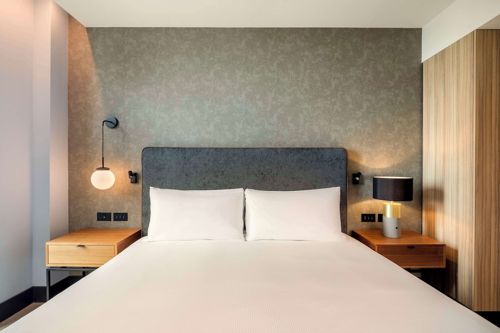 hilton woking