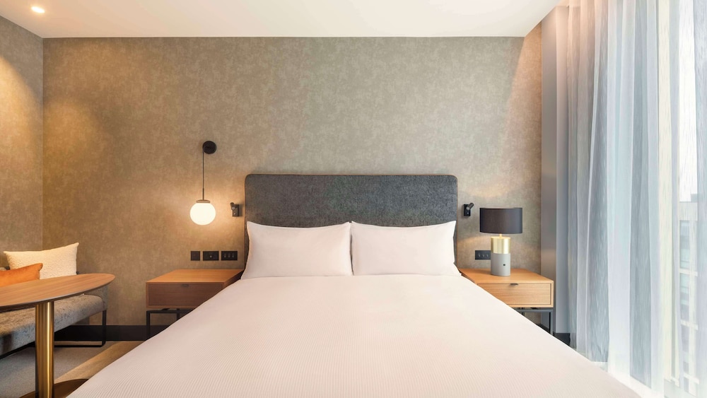 hilton woking