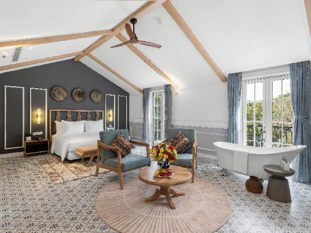 golden boutique hotel mang den