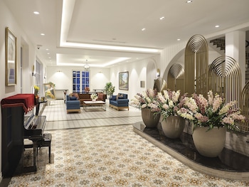 golden boutique hotel mang den