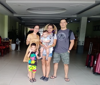 golden lotus airport hotel