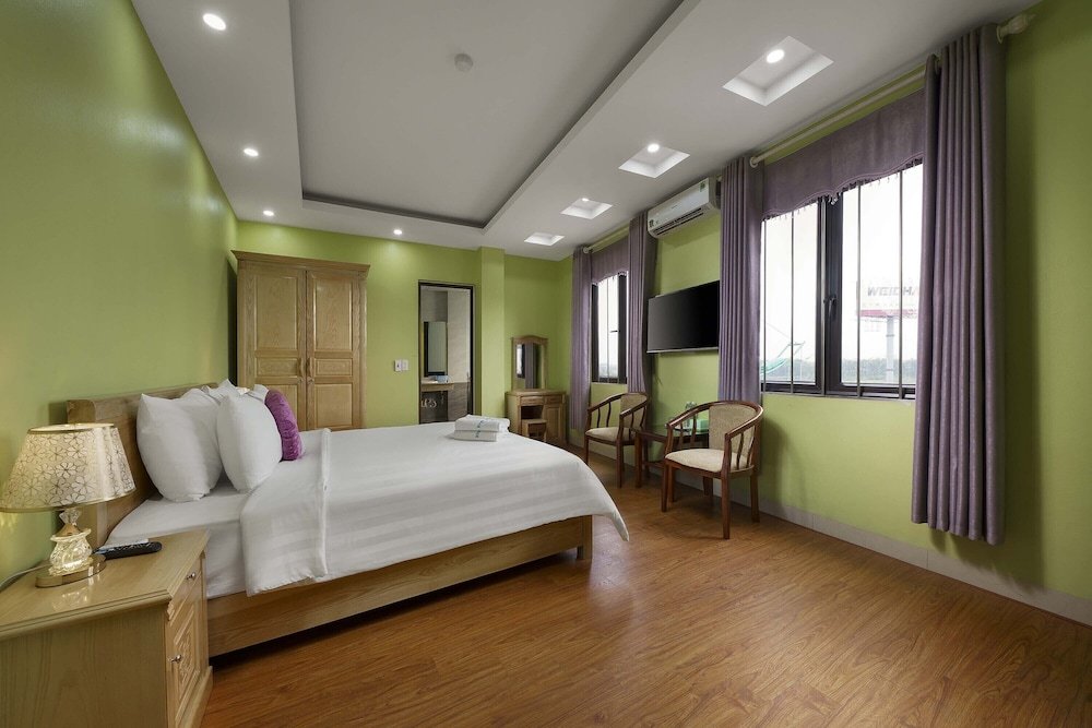 golden lotus airport hotel