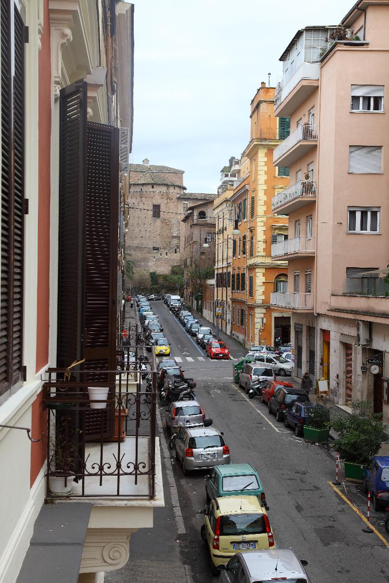 Maximus,Near Colosseum,3 star