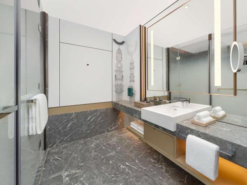 doubletree by hilton kunming airport