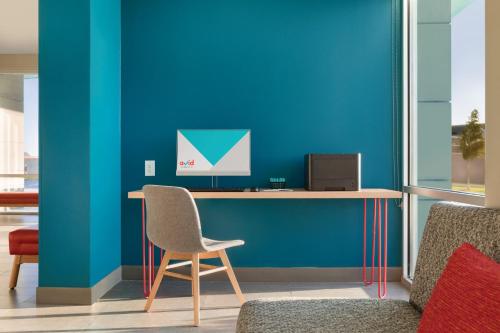 avid hotels byron warner robins an ihg hotel