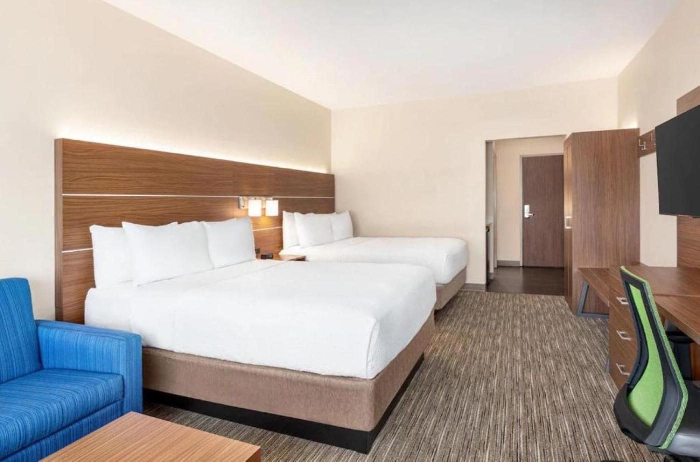 holiday expr and suites austin north