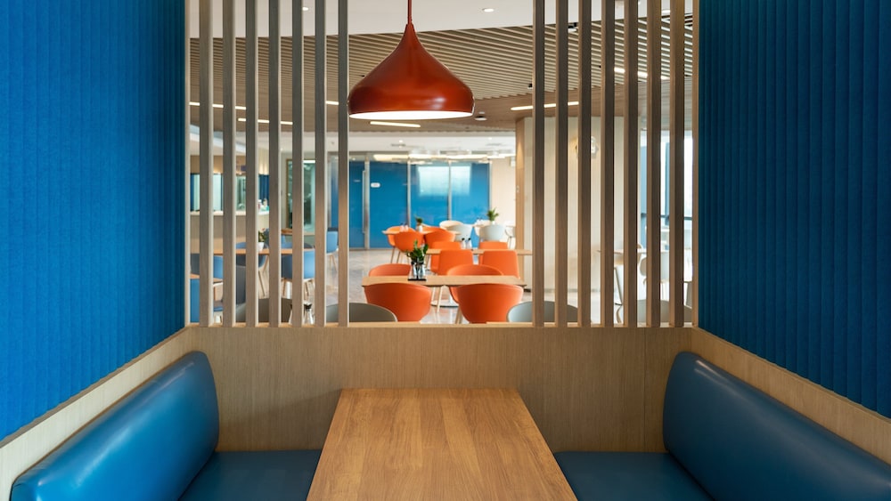 holiday inn express yangjiang city center an ihg hotel