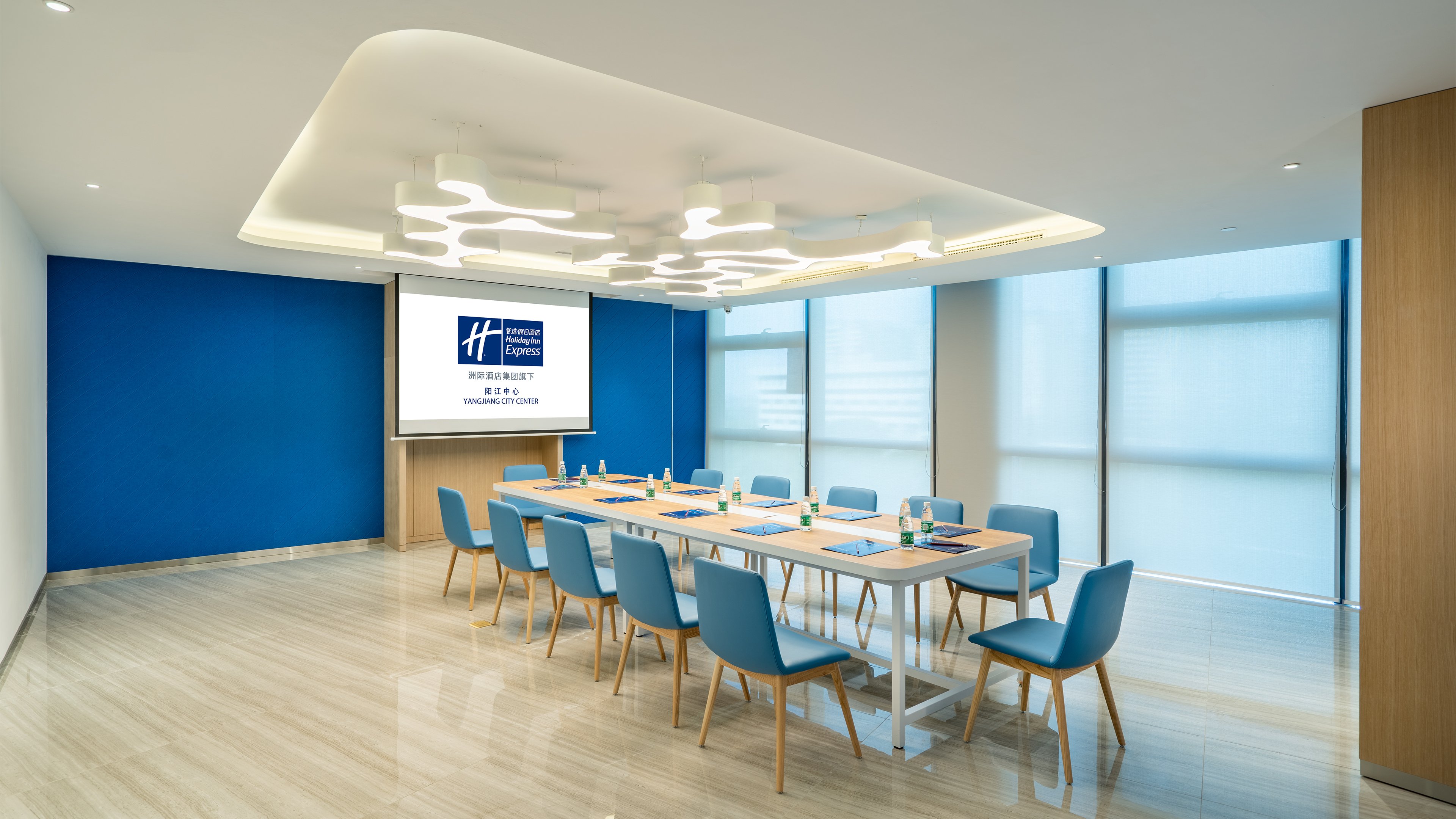 holiday inn express yangjiang city center an ihg hotel