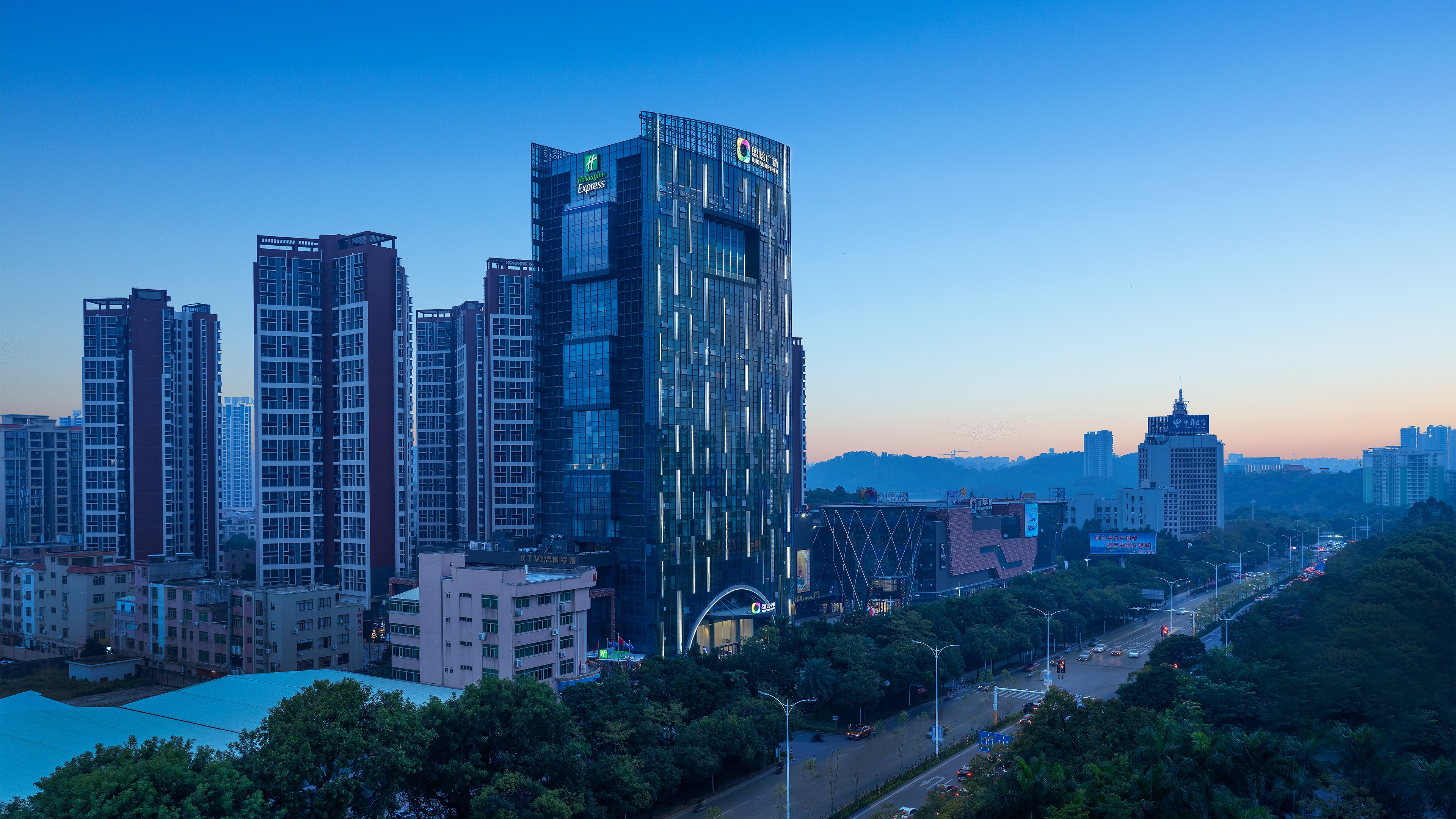 holiday inn express yangjiang city center an ihg hotel
