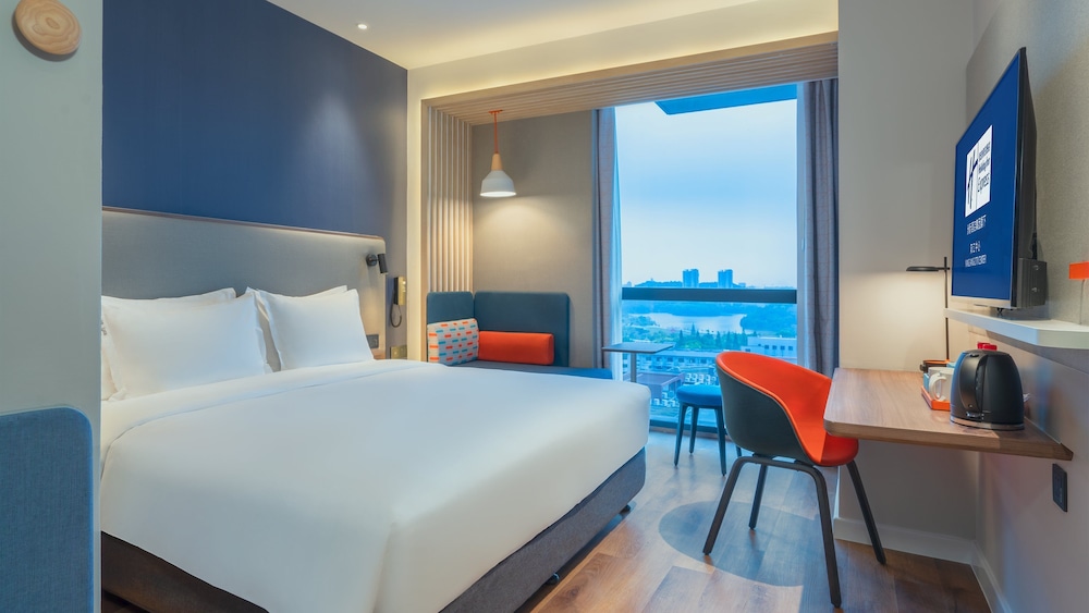 holiday inn express yangjiang city center an ihg hotel