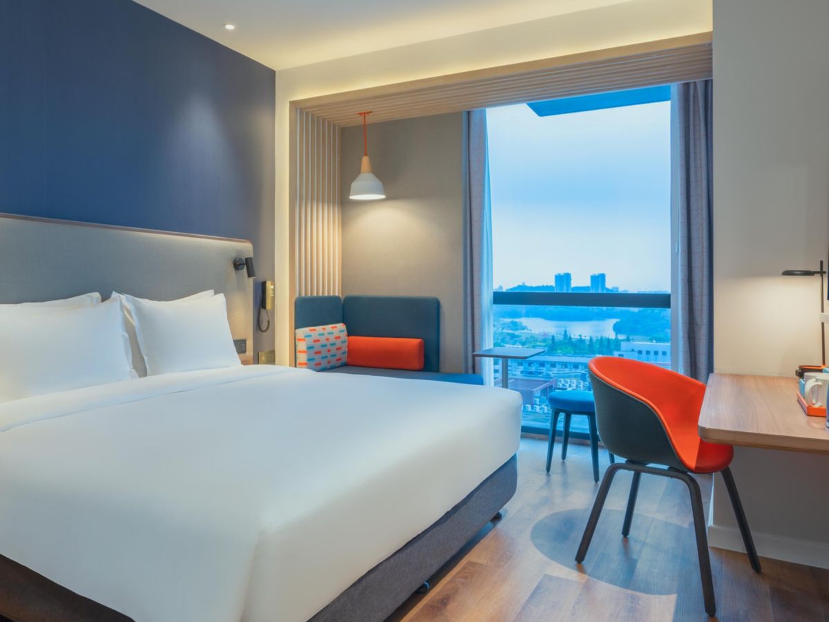 holiday inn express yangjiang city center an ihg hotel