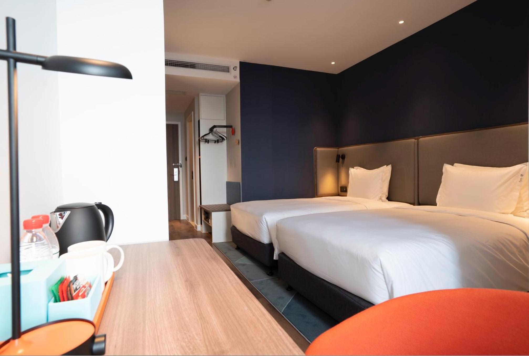holiday inn express yangjiang city center an ihg hotel