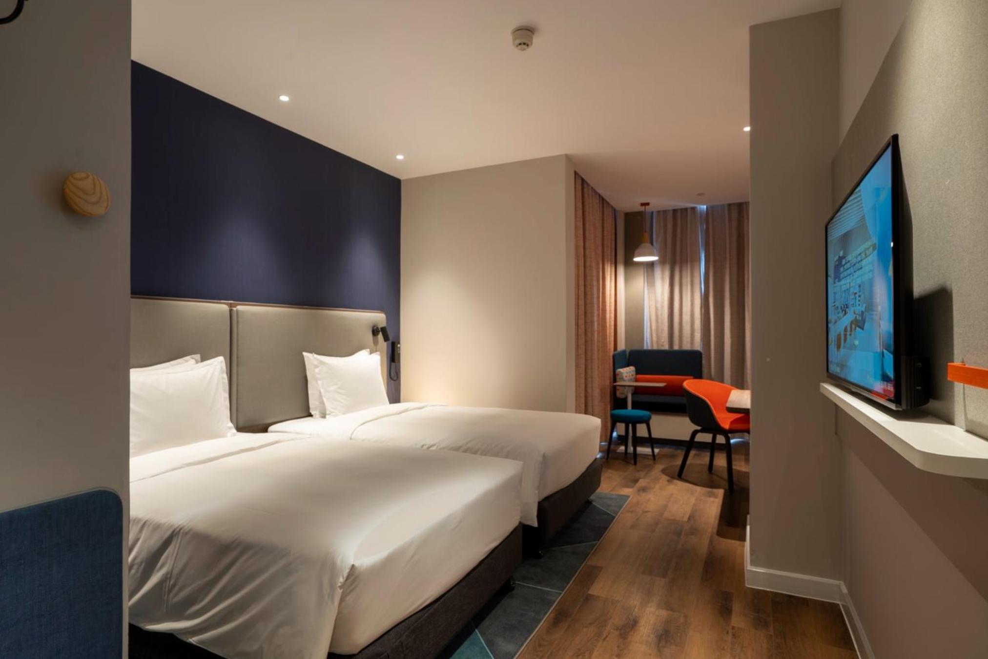 holiday inn express yangjiang city center an ihg hotel
