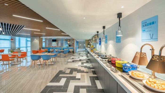holiday inn express yangjiang city center an ihg hotel
