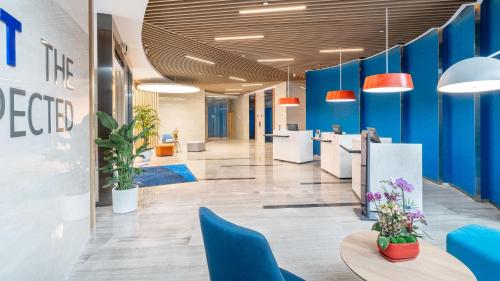 holiday inn express yangjiang city center an ihg hotel