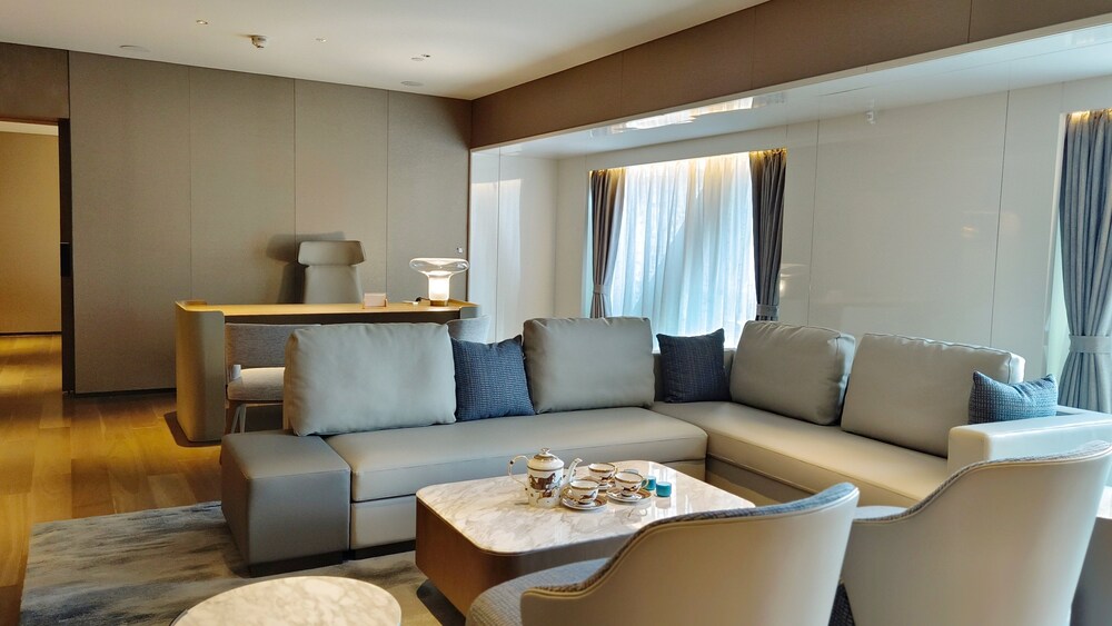 crowne plaza hohhot city center an ihg hotel