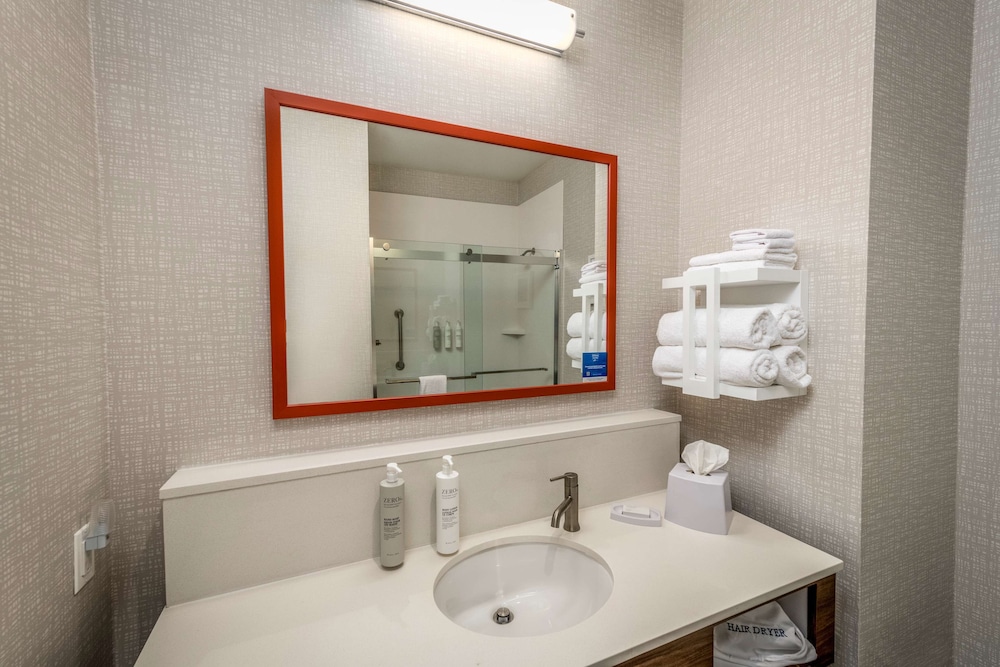 hampton inn and suites huntington downtown