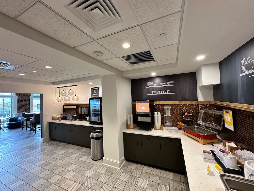 hampton inn and suites huntington downtown