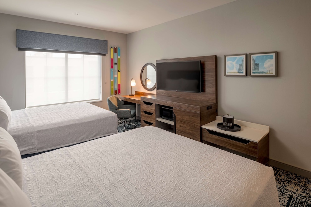 hampton inn and suites huntington downtown
