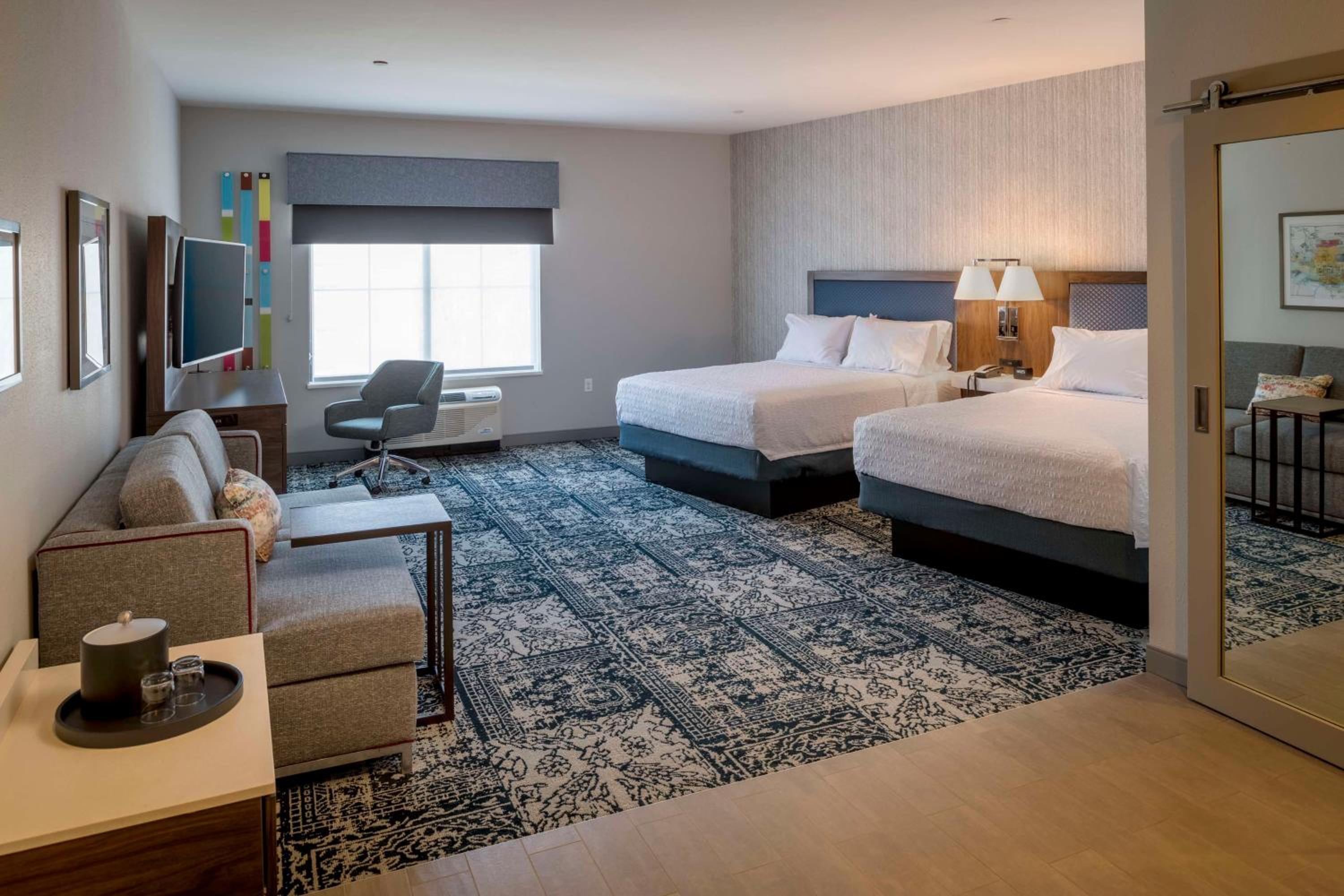 hampton inn and suites huntington downtown