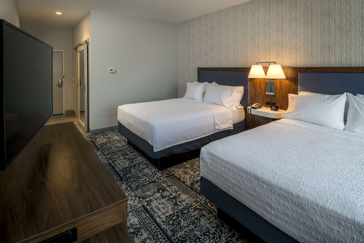 hampton inn and suites huntington downtown