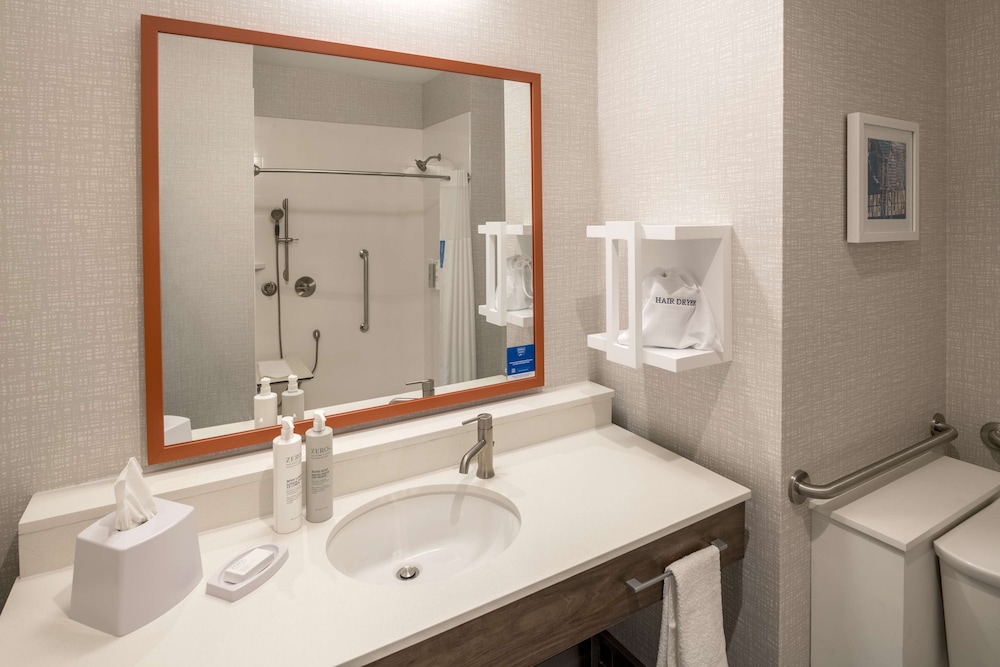hampton inn and suites huntington downtown