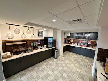 hampton inn and suites huntington downtown