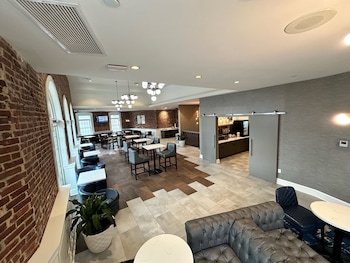 hampton inn and suites huntington downtown