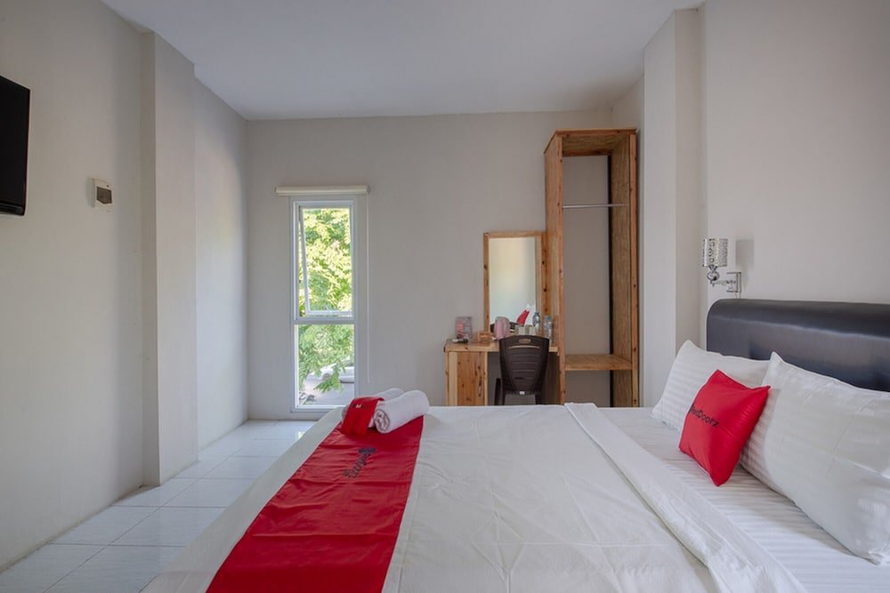 reddoorz plus syariah raya nginden 2