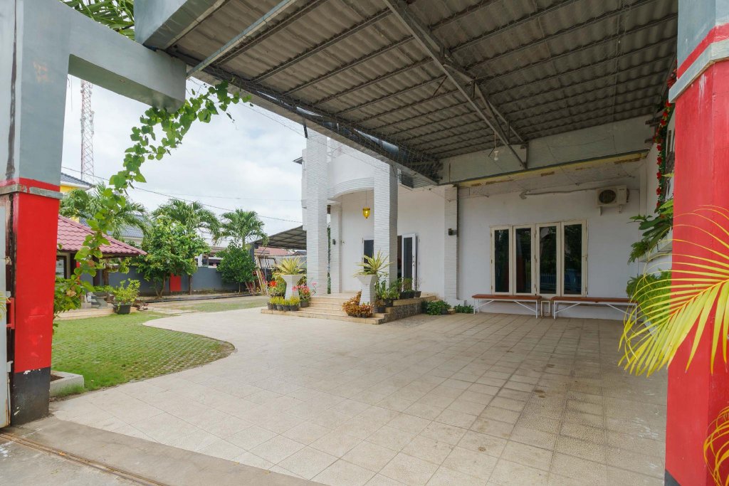 reddoorz syariah near museum tsunami aceh 2