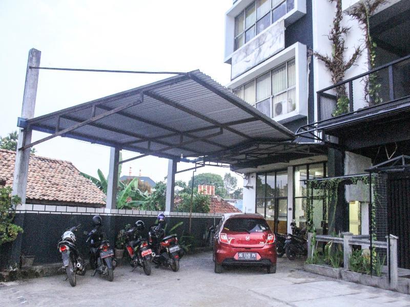 spot on 2353 wisma executive demang